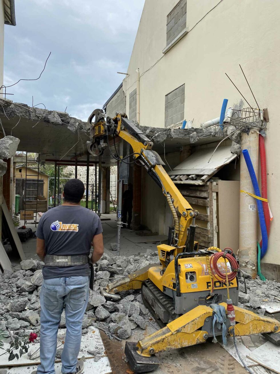 demolition yffinic lavigne